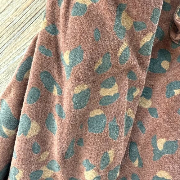 Easel Shacket (S) - Picture 5 of 7